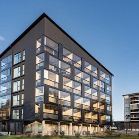 Modern Apartment Near Tampereen Messukeskus, With Own Private And Free Parking Екстериор снимка